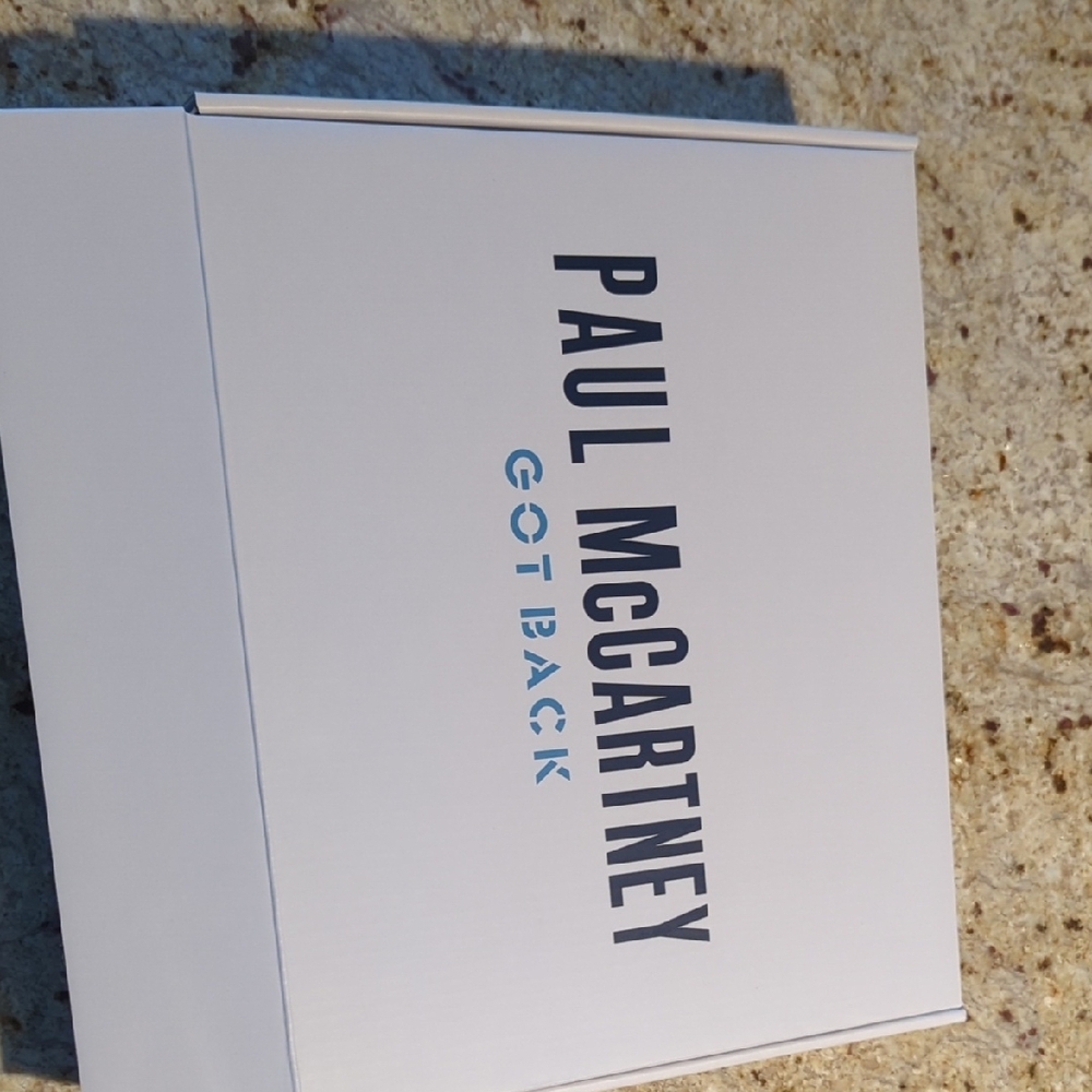 Paul McCartney Got Back Watch - Black and Blue - Picture 5 of 6